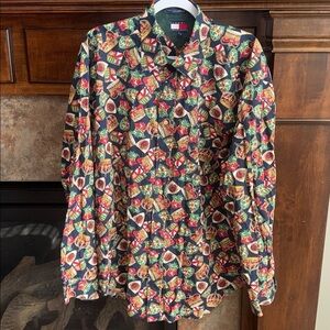 Vintage Tommy Hilfiger preppy all-over print crest and shield button-up shirt XL